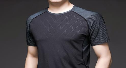 بخصم حتى 43%.. أفضل تيشرت رياضي للرجال 2023